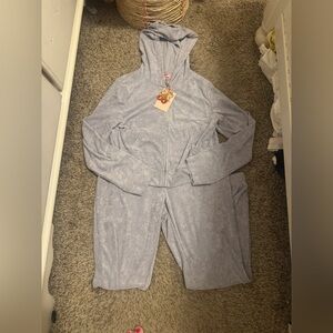 NWT juicy couture set size large comes